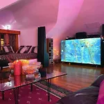 Mike & Allen\'S Place On The Park_2