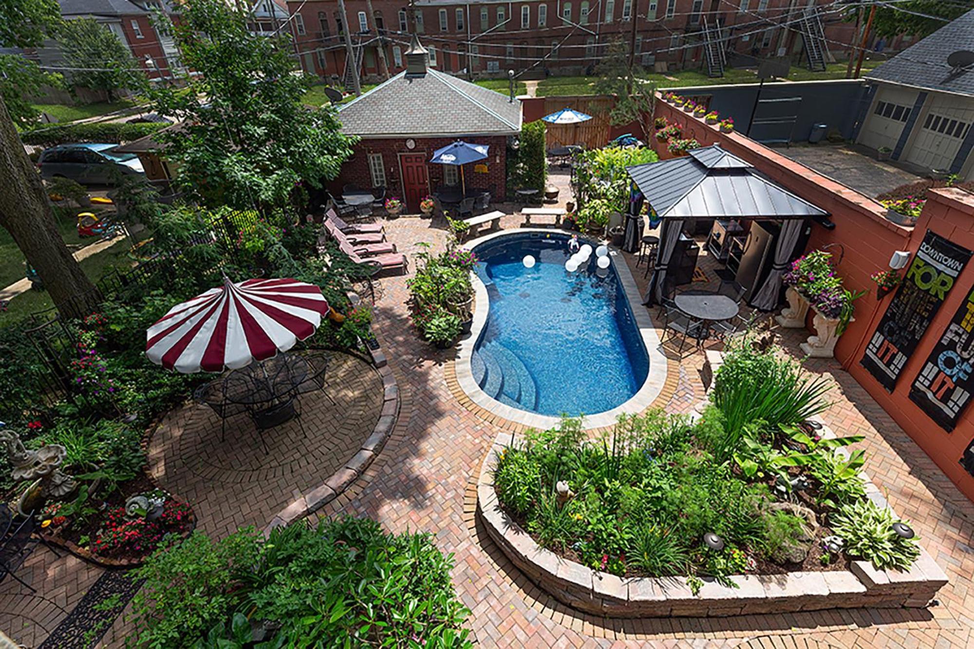 Mike & Allen's Place On The Park_2